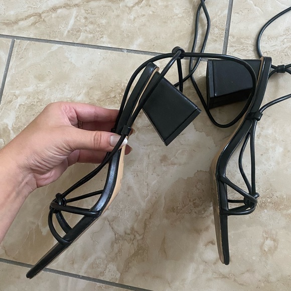 black tie up Sandals - Picture 7 of 8